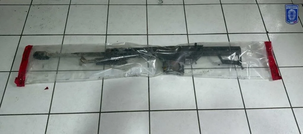 Aseguran tres vehículos robados, fusil y explosivos en Madera - imagen 2
