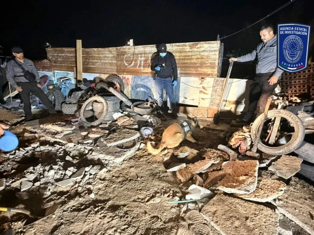 Hallan cuerpo enterrado en patio de casa en Ciudad Juárez - imagen 2