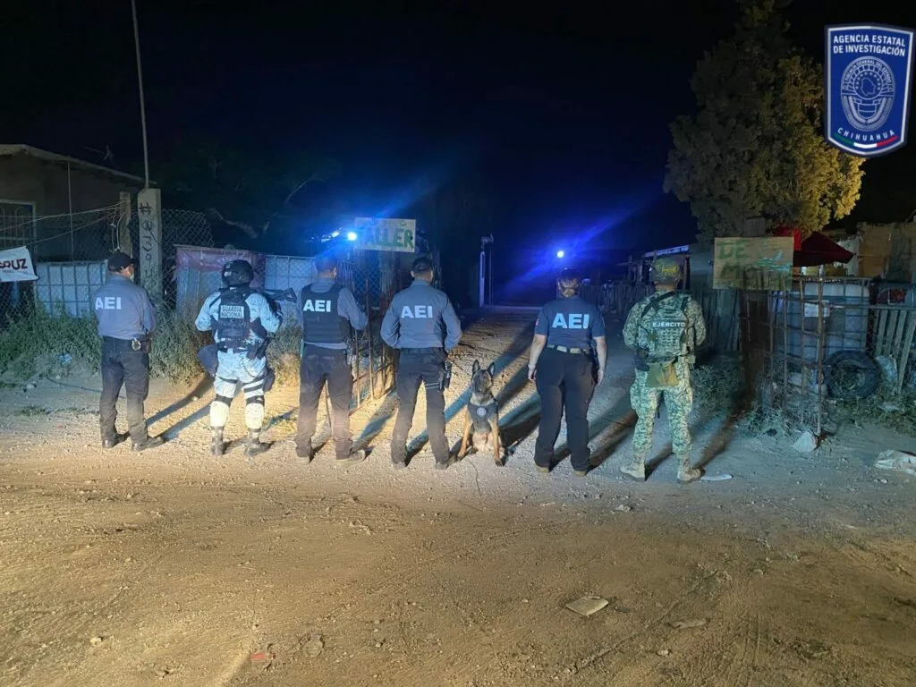Hallan cuerpo enterrado en patio de casa en Ciudad Juárez - imagen 5
