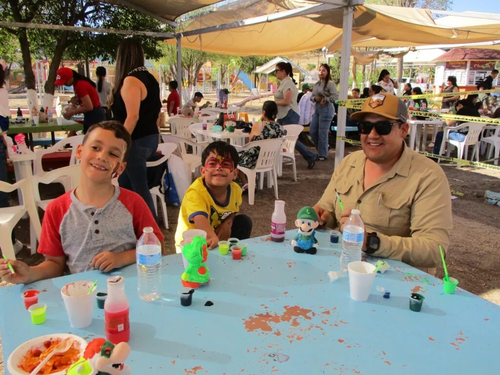 FGE y AEI festejan el Día de la Niñez en Parral con juegos y rifa de regalos - imagen 10