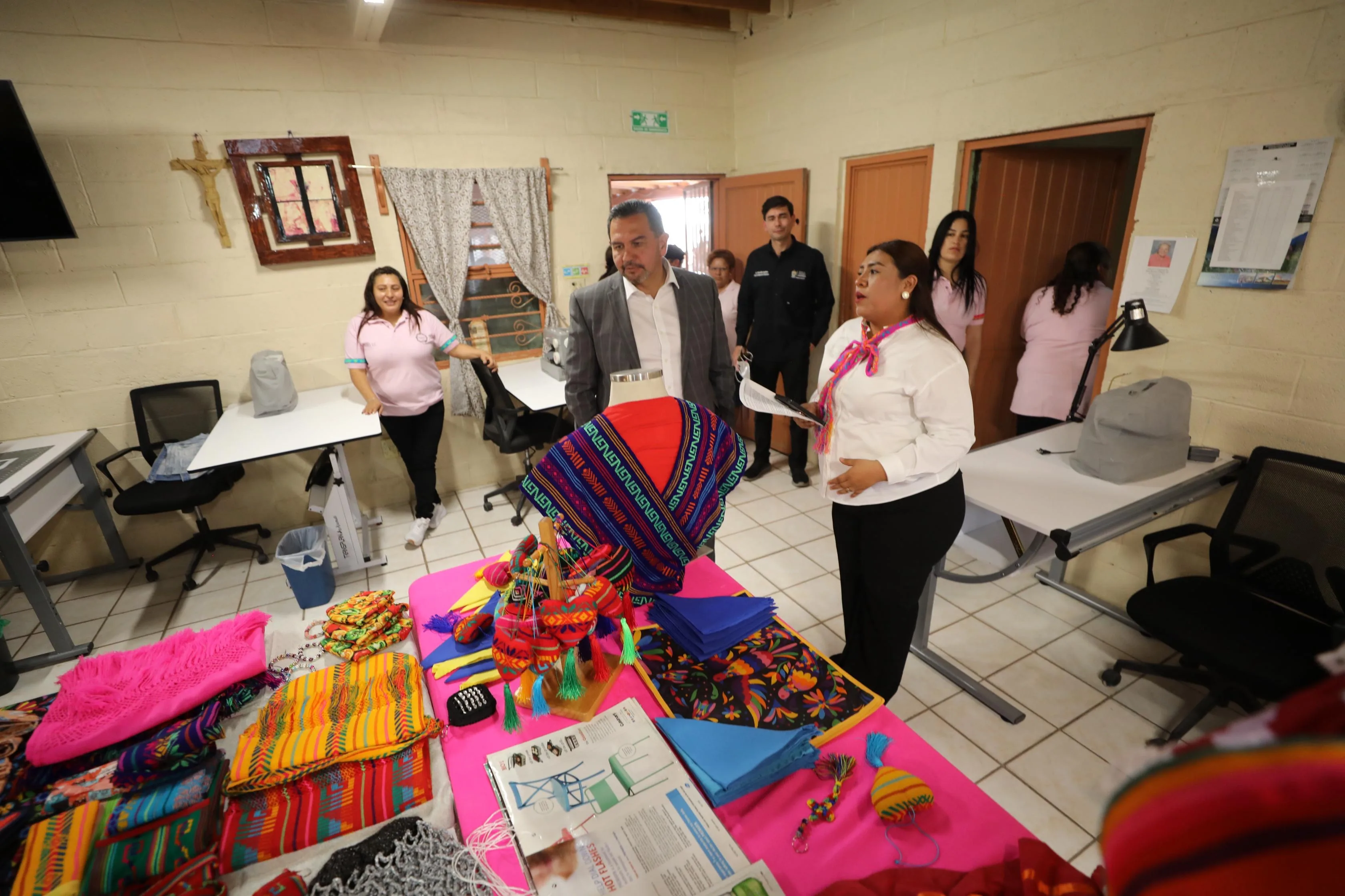 Alcalde de Juárez entrega apoyos a proyectos del Presupuesto Participativo 2025 - imagen 8