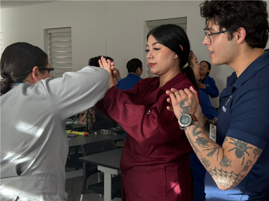 Policía Municipal de Chihuahua imparte pláticas de prevención de violencia a trabajadoras de Textron Aviation - imagen 3