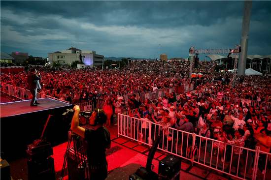Concierto 'Orquestándola Norteño Sinfónico' reúne a 14 mil personas en Chihuahua para celebrar el Día de las Madres - imagen 1