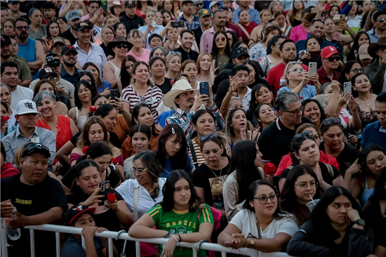 Concierto 'Orquestándola Norteño Sinfónico' reúne a 14 mil personas en Chihuahua para celebrar el Día de las Madres - imagen 9