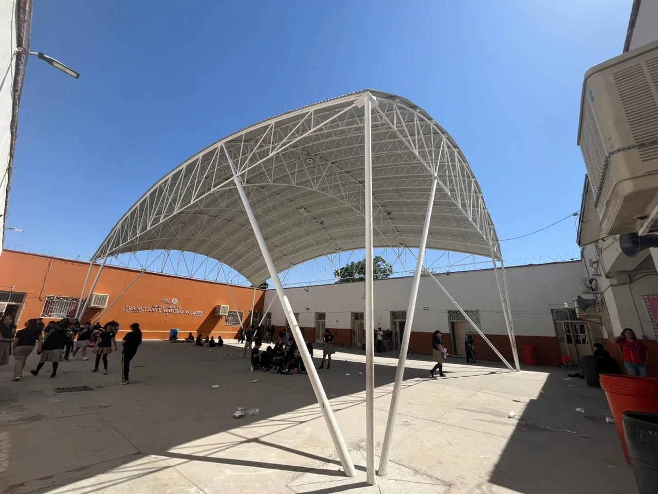 Obras Públicas concluye 20 domos escolares en Juárez; serán entregados por el alcalde Pérez Cuéllar - imagen 3