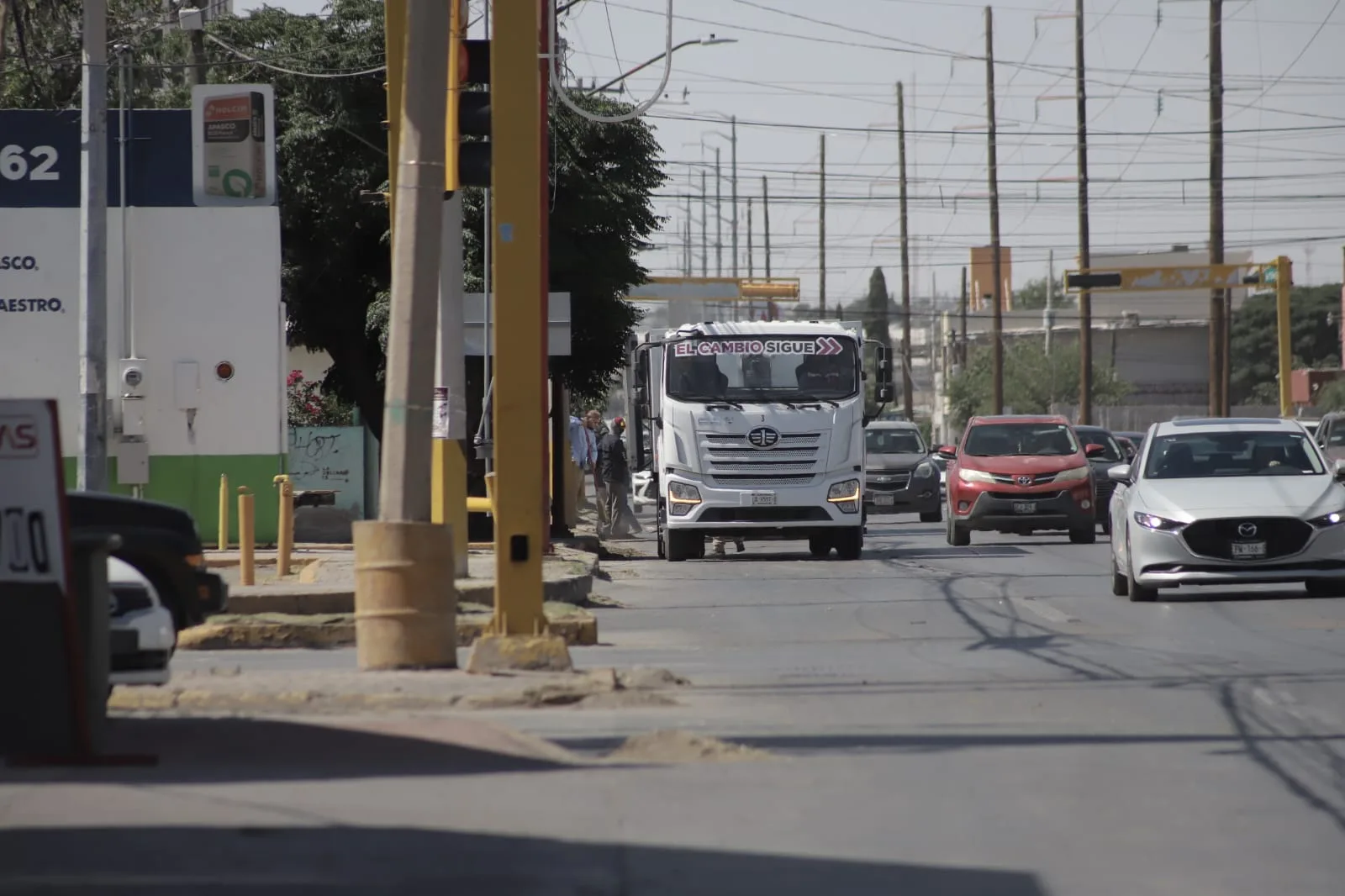 Cuadrillas de Limpia intensifican trabajos en avenida Plutarco Elías Calles dentro de la Cruzada del Cambio - imagen 2
