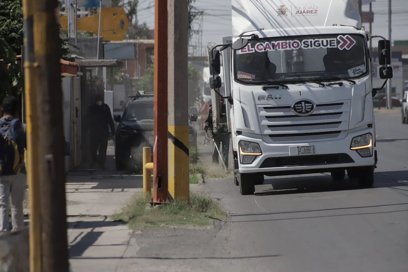 Cuadrillas de Limpia intensifican trabajos en avenida Plutarco Elías Calles dentro de la Cruzada del Cambio - imagen 6
