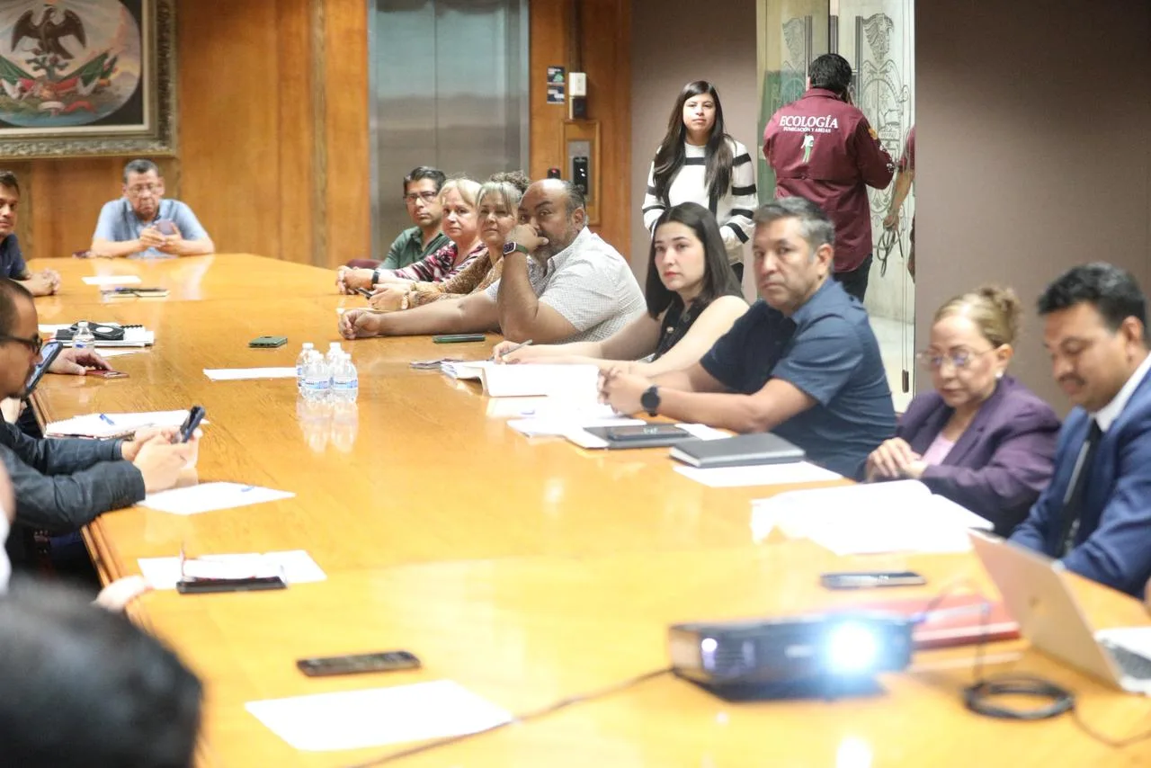 Buscan endurecer sanciones y arrestos por tirar escombro en calles de Ciudad Juárez - imagen 6