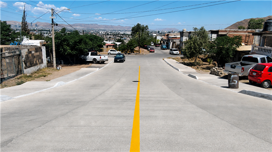 Pavimentan calle 55 de la colonia Popular en Chihuahua tras décadas sin obra - imagen 1