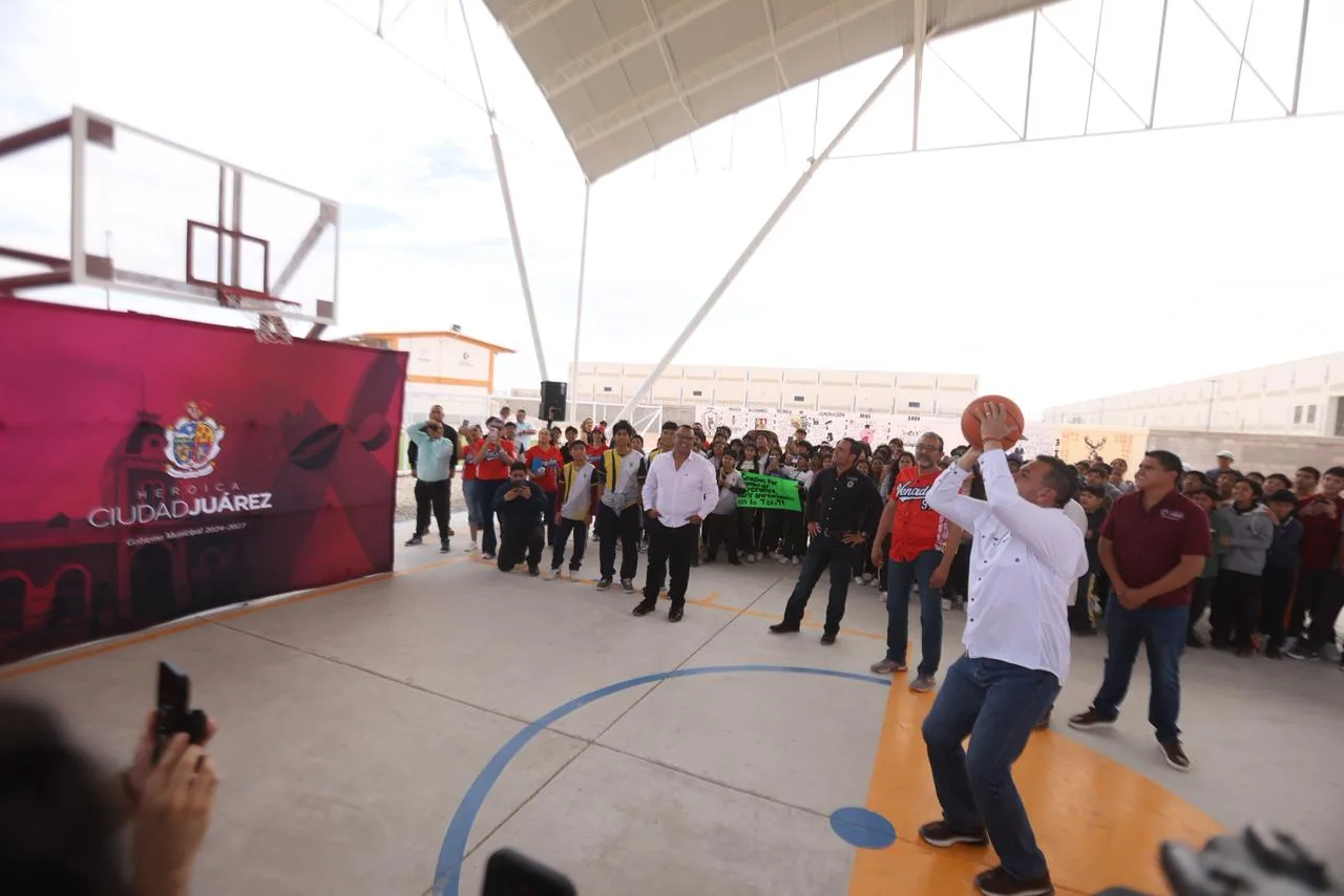 Municipio invierte 3.2 millones de pesos en canchas deportivas para la Secundaria Técnica 97 de Ciudad Juárez - imagen 2