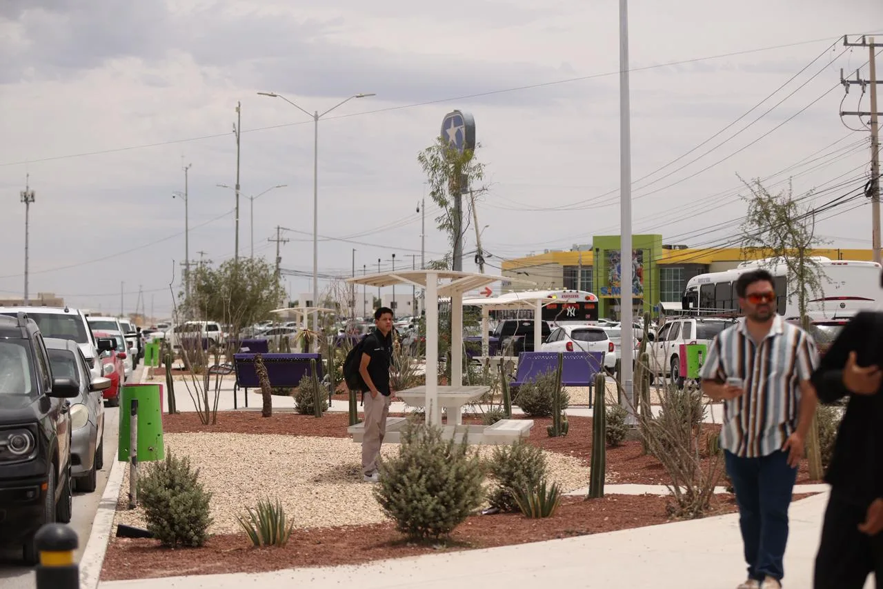 Alcalde de Juárez recorre Conalep 323 e informa sobre obras de casi 10 millones de pesos en infraestructura urbana y educativa - imagen 4