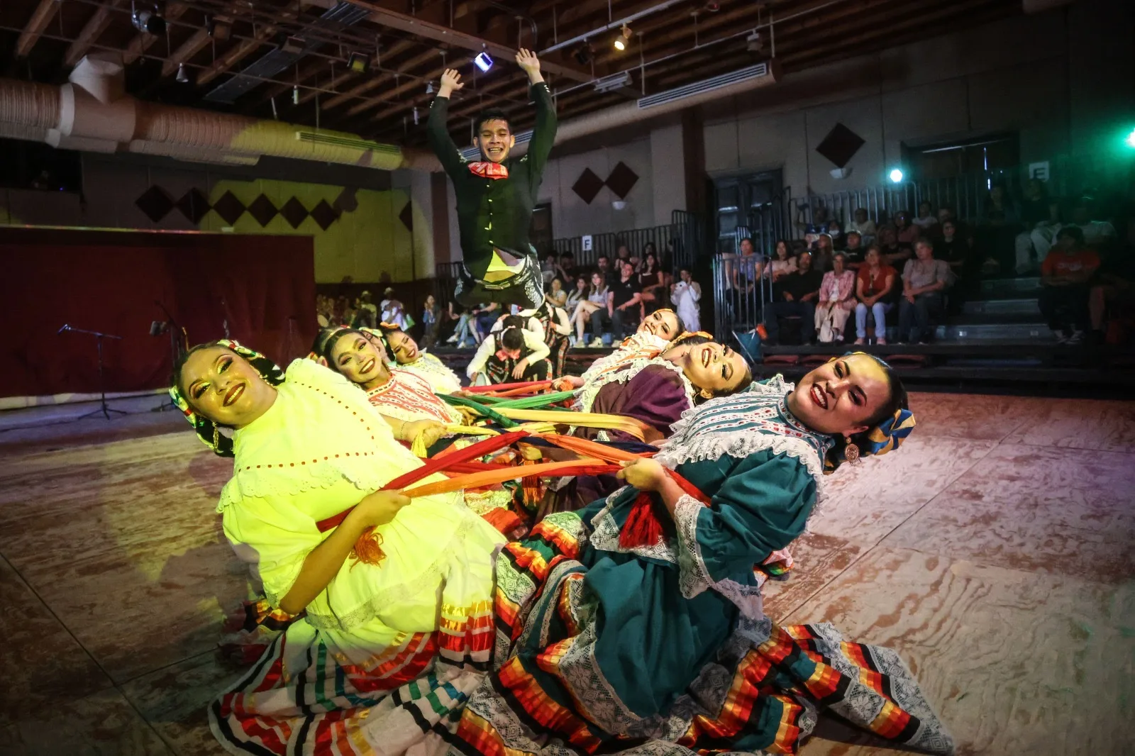 Espectáculo de danza 'Chihuahua, nuestra herencia' reúne a familias juarenses en el Centro Municipal de las Artes - imagen 1