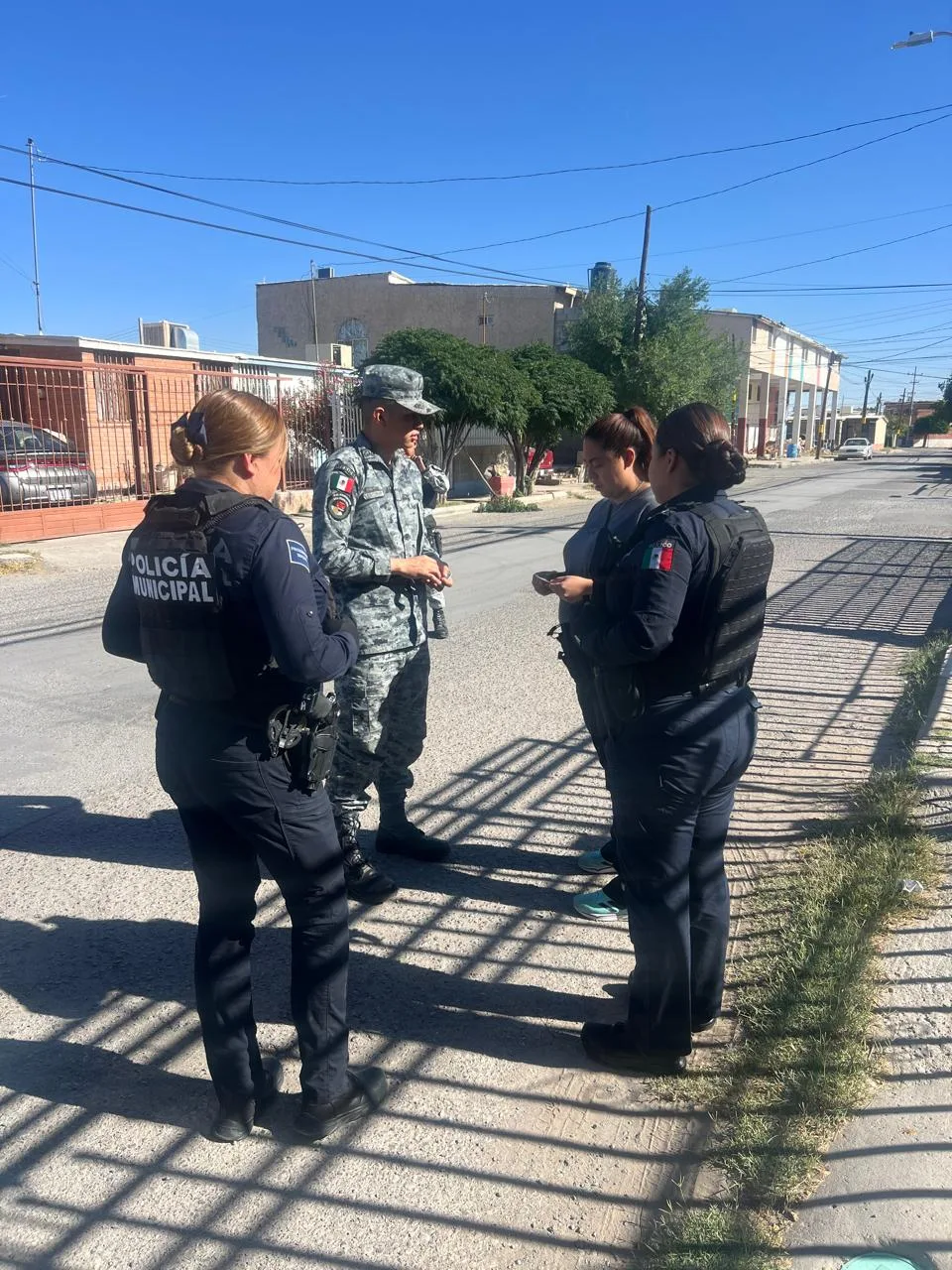 SSPM y Guardia Nacional recorren colonias de Juárez para promover la denuncia ciudadana - imagen 4