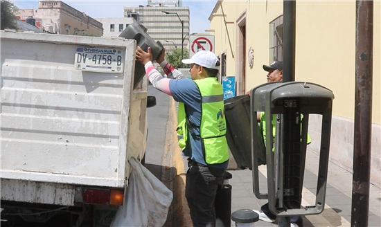 El Centro Histórico de Chihuahua recibe limpieza 22 horas al día, los siete días de la semana