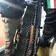 FGR y SSPC detienen a cinco personas en cateo en colonia Tlaxpana, CDMX; aseguran armas y presunta cocaína - imagen 11