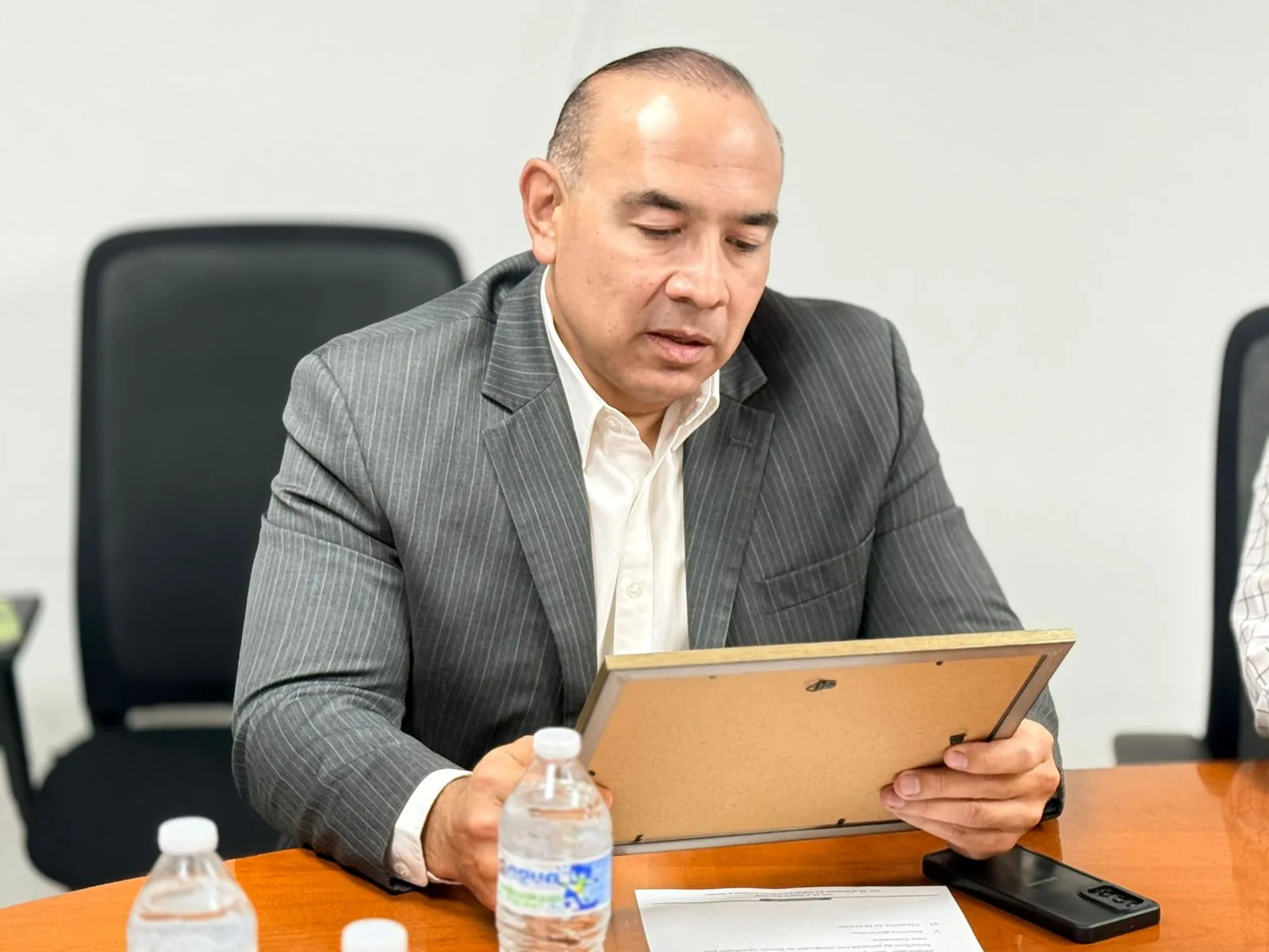 Regidores de Ciudad Juárez rinden homenaje póstumo a Federico Solano Jurado por impulsar programa de inclusión laboral para jóvenes con síndrome de Down - imagen 2