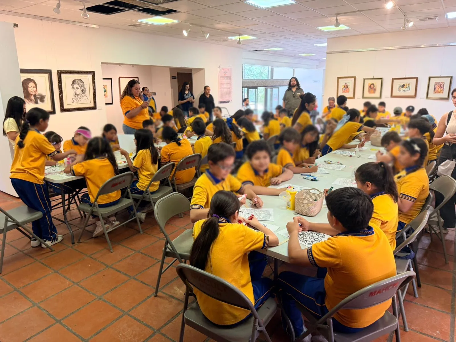 Estudiantes del Colegio Rayenare recorren el MAHCH con el programa Grandes Exploradores de IPACULT - imagen 12