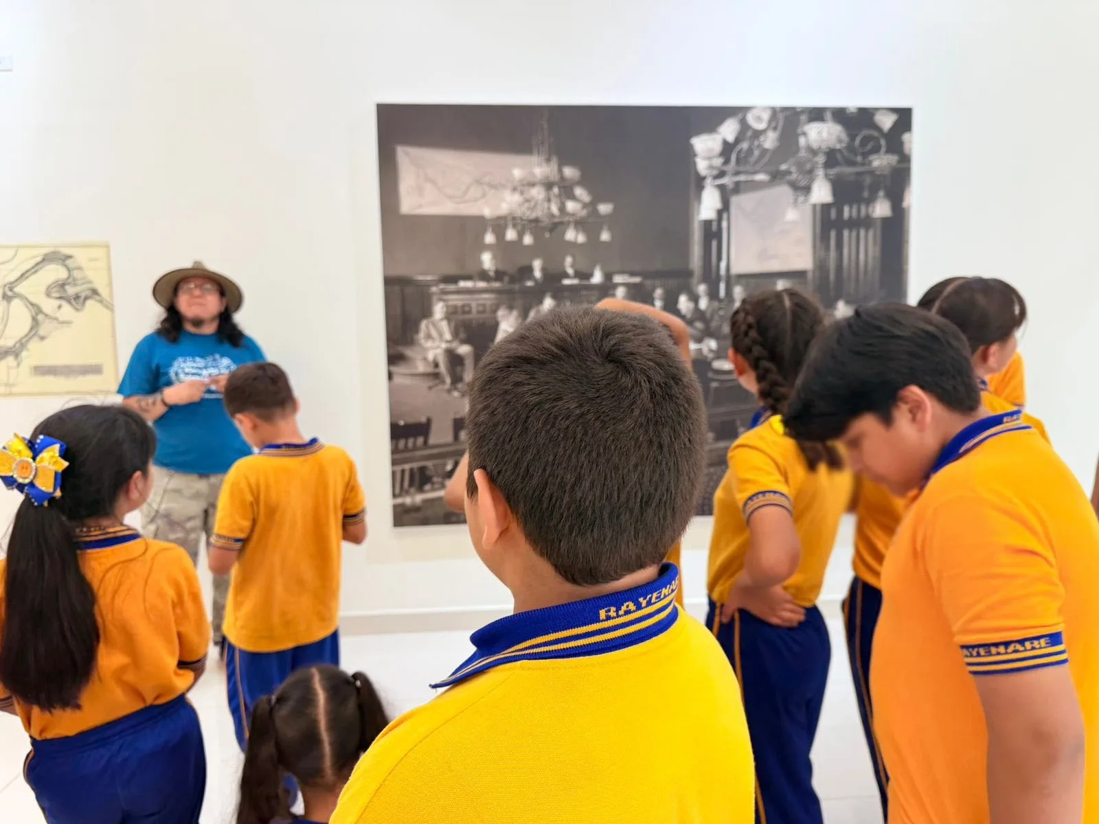 Estudiantes del Colegio Rayenare recorren el MAHCH con el programa Grandes Exploradores de IPACULT - imagen 18