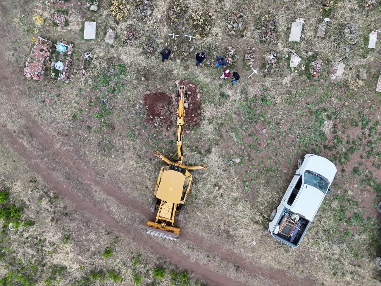 Fiscalía de Chihuahua exhuma dos cuerpos más en panteón de La Norteña; suman 14 desde abril - imagen 2