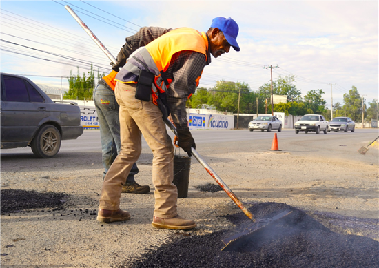Municipio de Chihuahua repara más de 1,400 baches en una semana
