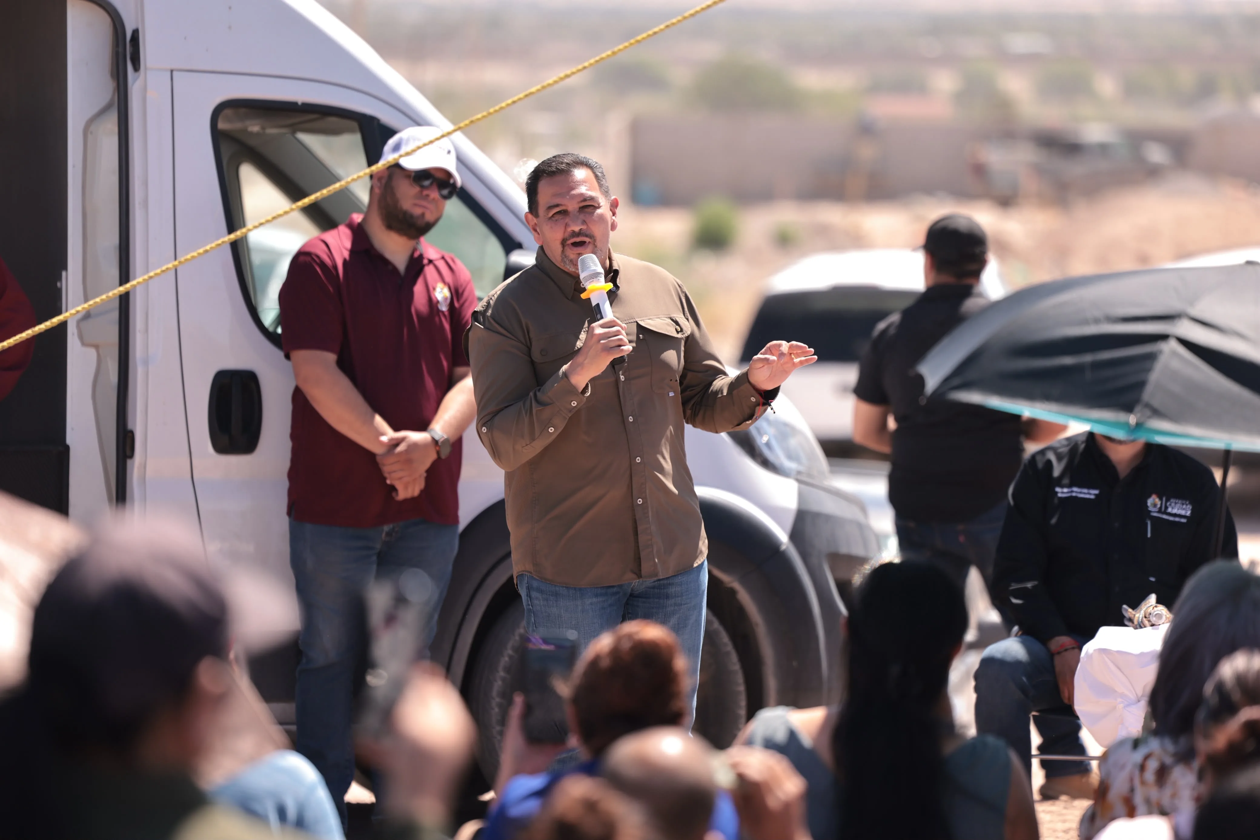 Entregan reconocimientos de regularización a vecinos de Loma Blanca en Chihuahua