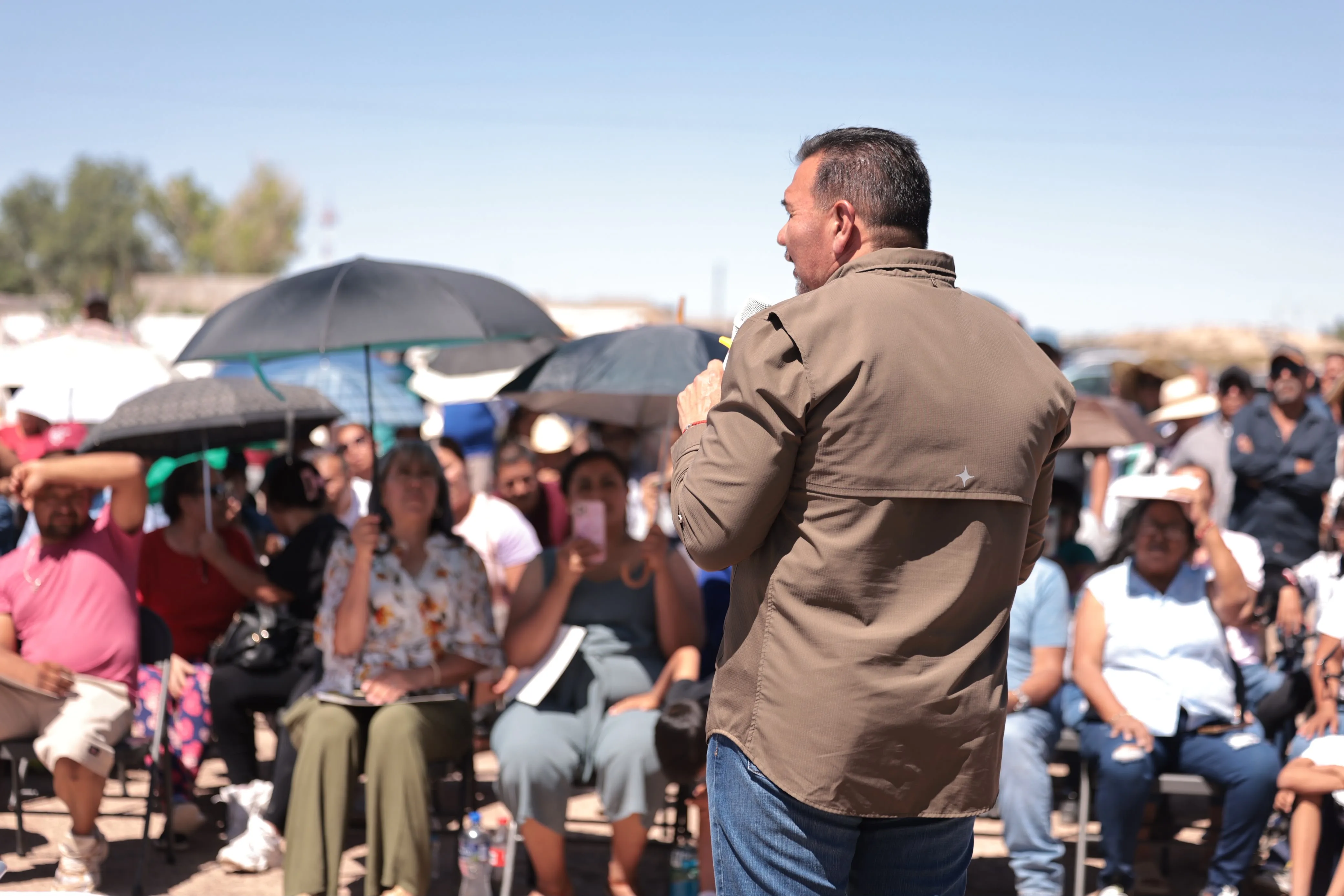 Entregan reconocimientos de regularización a vecinos de Loma Blanca en Chihuahua - imagen 3