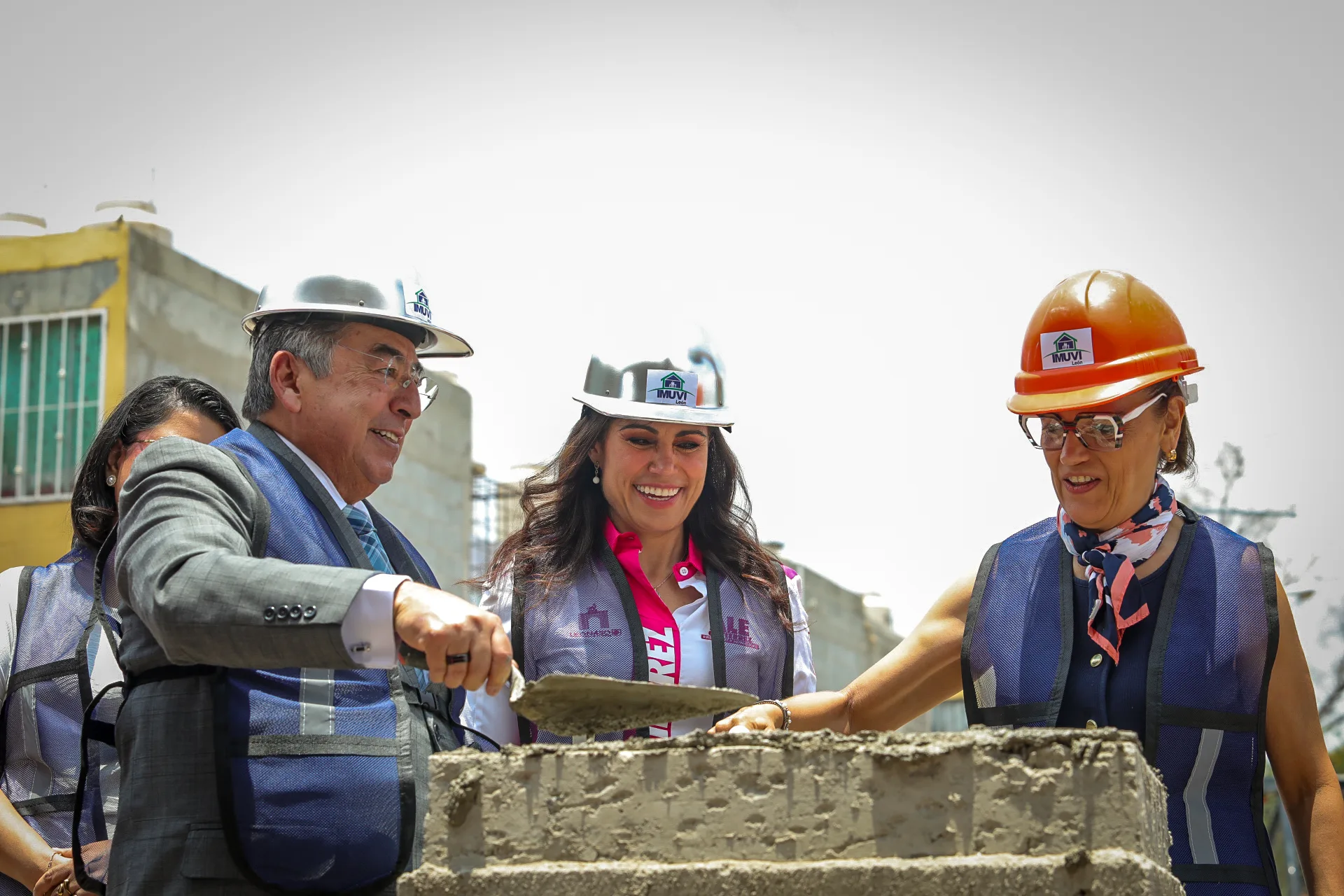 León inicia construcción de conjunto habitacional Alabastro para 50 familias