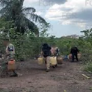 FGR asegura más de 4,500 litros de hidrocarburo en Veracruz durante operativo contra delitos relacionados con combustible - imagen 1