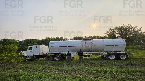 FGR asegura 19 mil litros de hidrocarburo y desactiva tomas clandestinas en Cárdenas, Tabasco - imagen 6