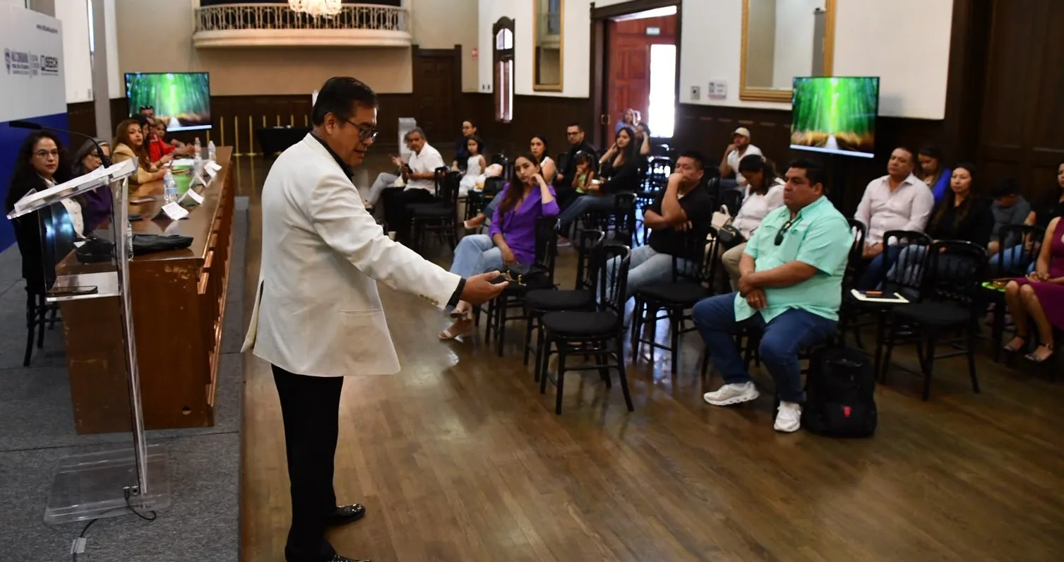 Eligen nueva Mesa Directiva Estatal de Asociaciones de Madres y Padres de Familia en Chihuahua - imagen 3