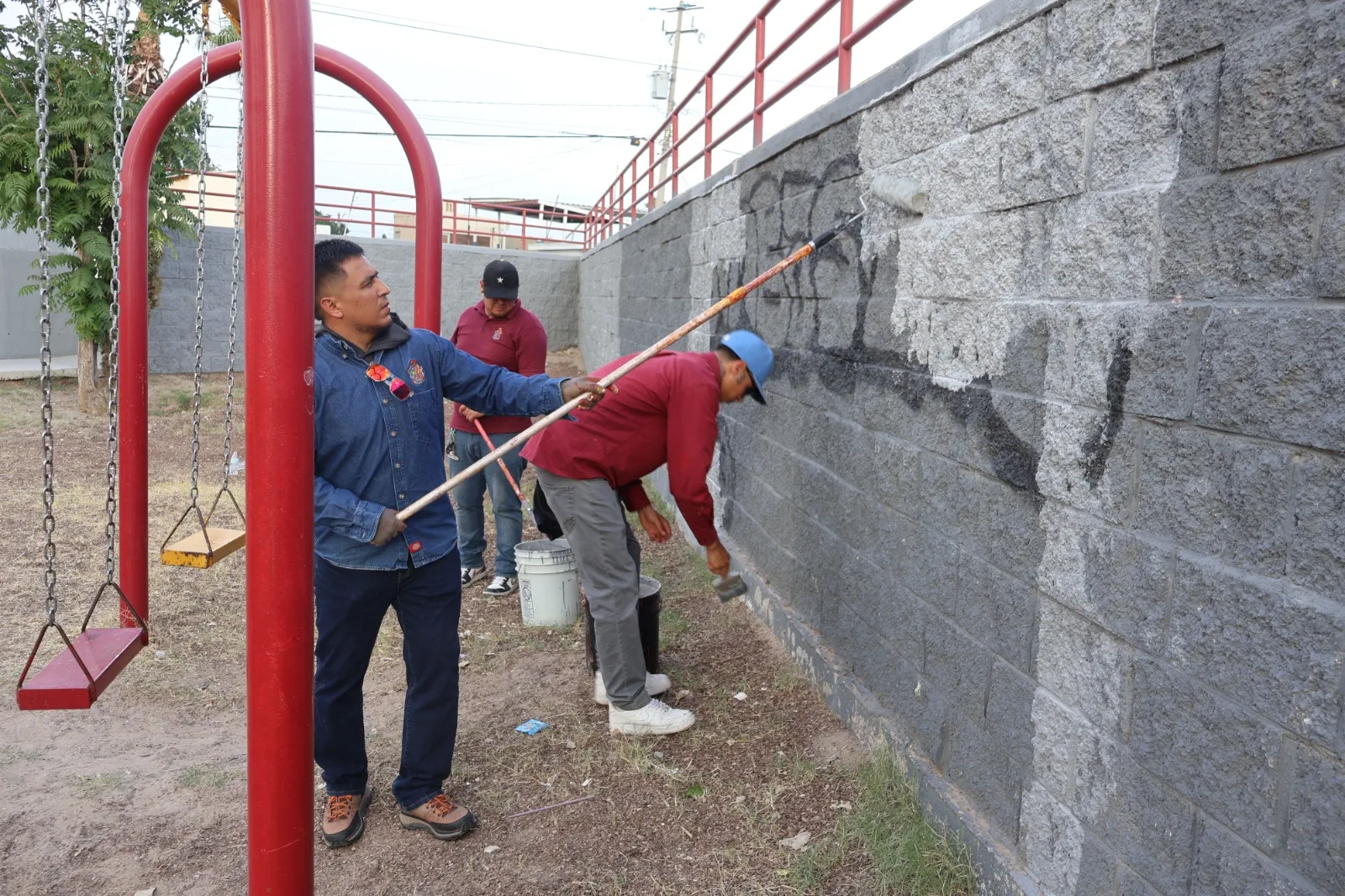 Vecinos y Gobierno de Juárez colaboran para rehabilitar el Parque Tierra y Libertad - imagen 10