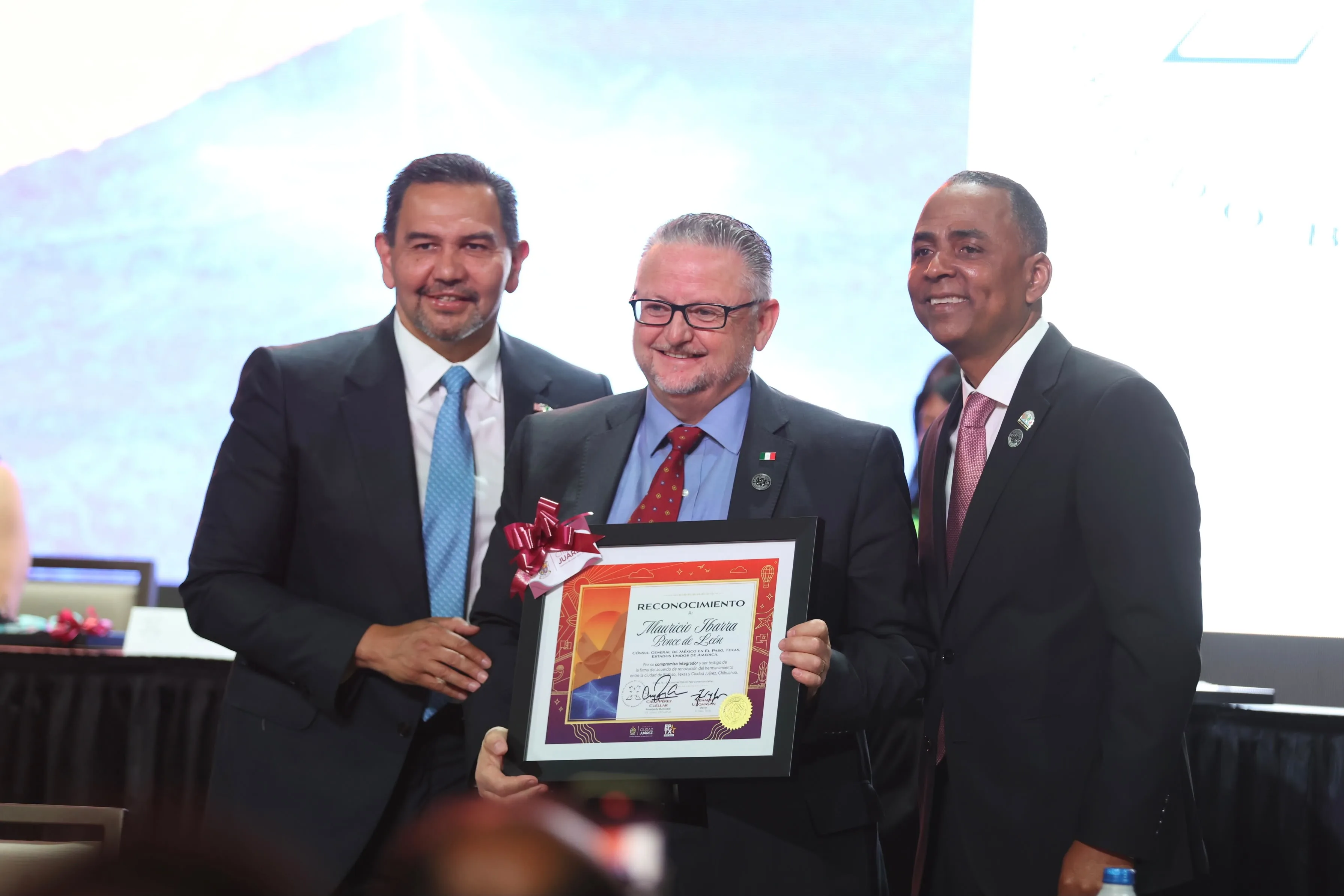 El Paso y Ciudad Juárez actualizan acuerdo de hermanamiento para fortalecer cooperación binacional en 2026 - imagen 1