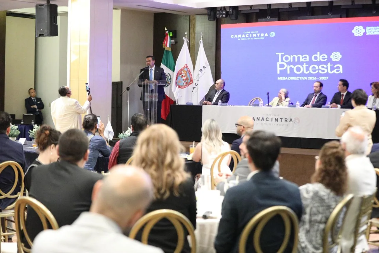 Cruz Pérez Cuéllar asiste a toma de protesta de nueva Mesa Directiva de Canacintra en Ciudad Juárez - imagen 5