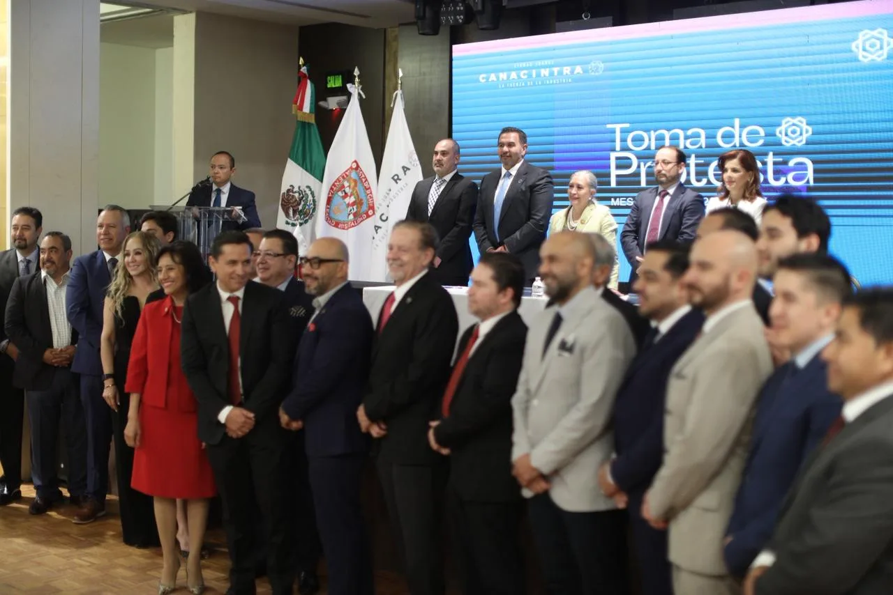 Cruz Pérez Cuéllar asiste a toma de protesta de nueva Mesa Directiva de Canacintra en Ciudad Juárez - imagen 6