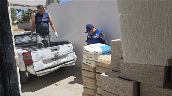 Gobierno Municipal de Chihuahua entrega materiales para ampliar vivienda de familia en colonia Pedro Domínguez - imagen 2
