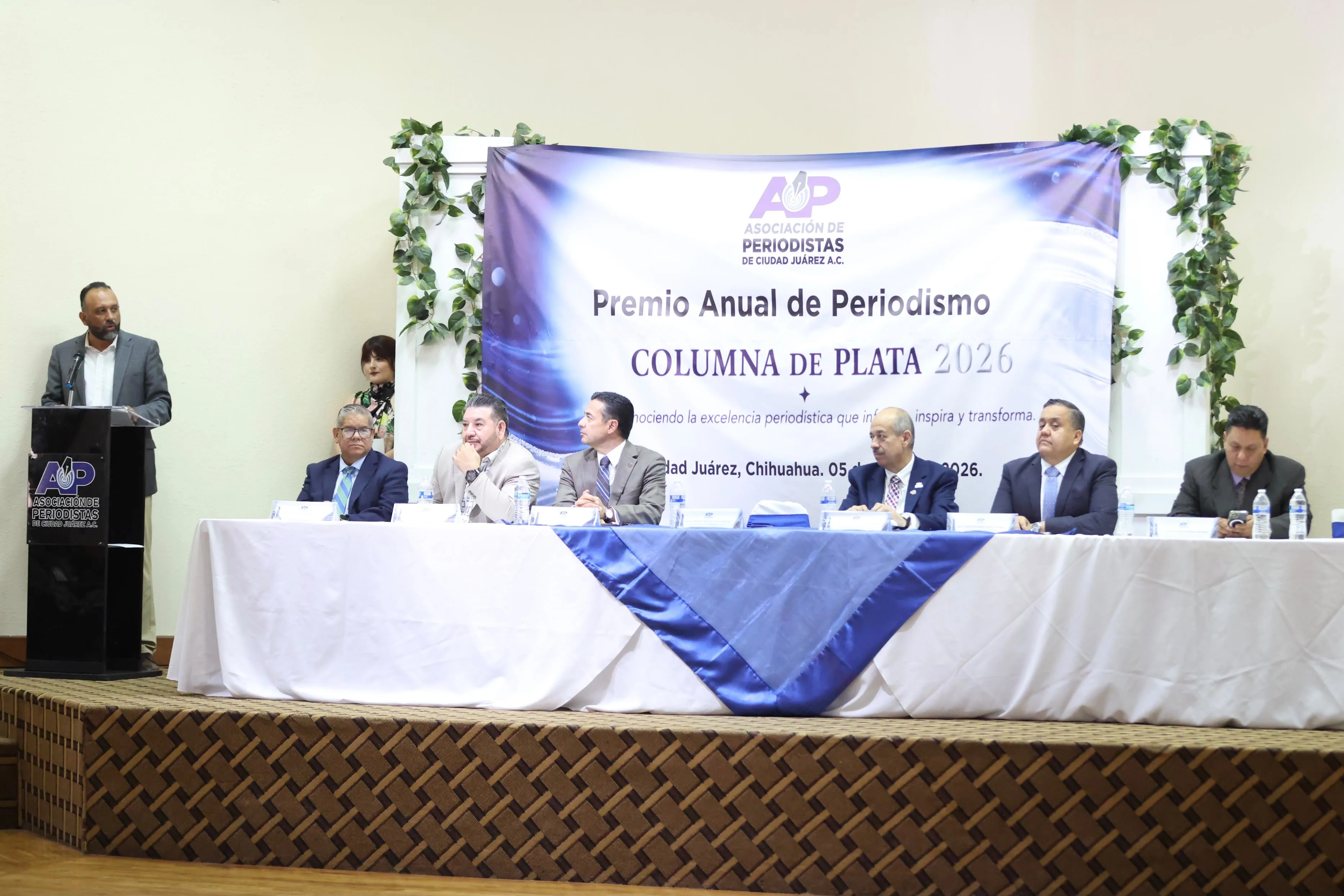 Secretario del Ayuntamiento participa en entrega del premio Columna de Plata 2026 en Ciudad Juárez - imagen 9