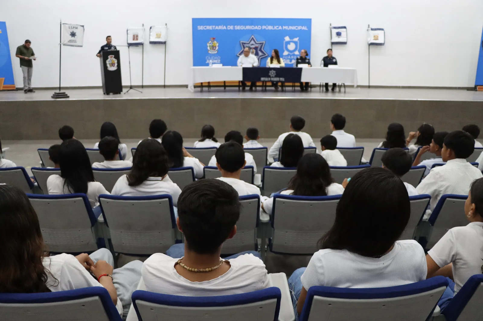 49 adolescentes completan el programa preventivo Patrulla Juvenil en ceremonia de graduación - imagen 5