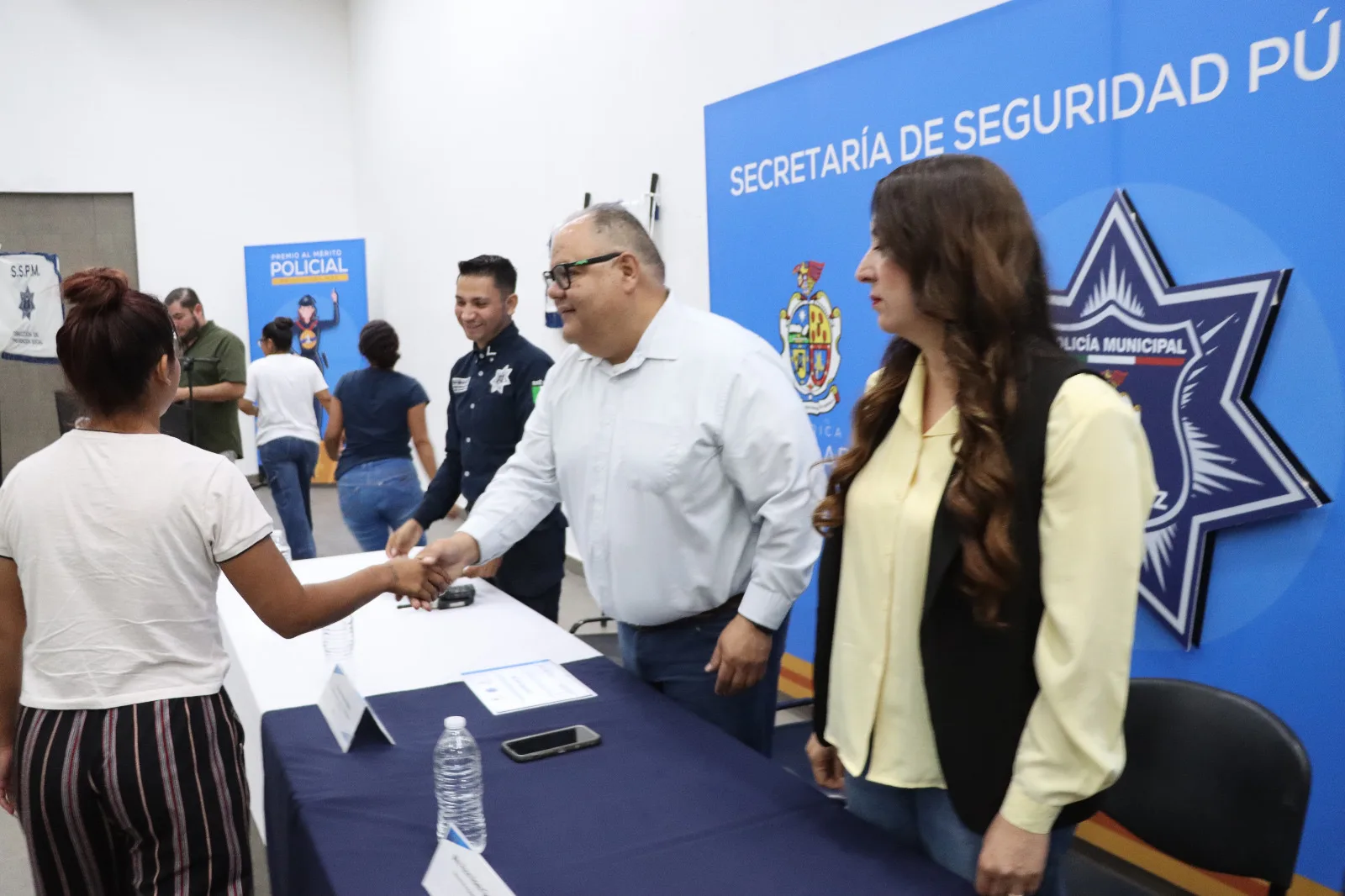 49 adolescentes completan el programa preventivo Patrulla Juvenil en ceremonia de graduación - imagen 8