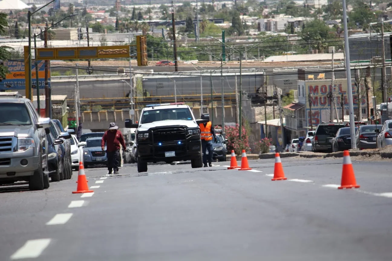 Avanza la pintura y señalización vial en principales avenidas de Ciudad Juárez - imagen 2