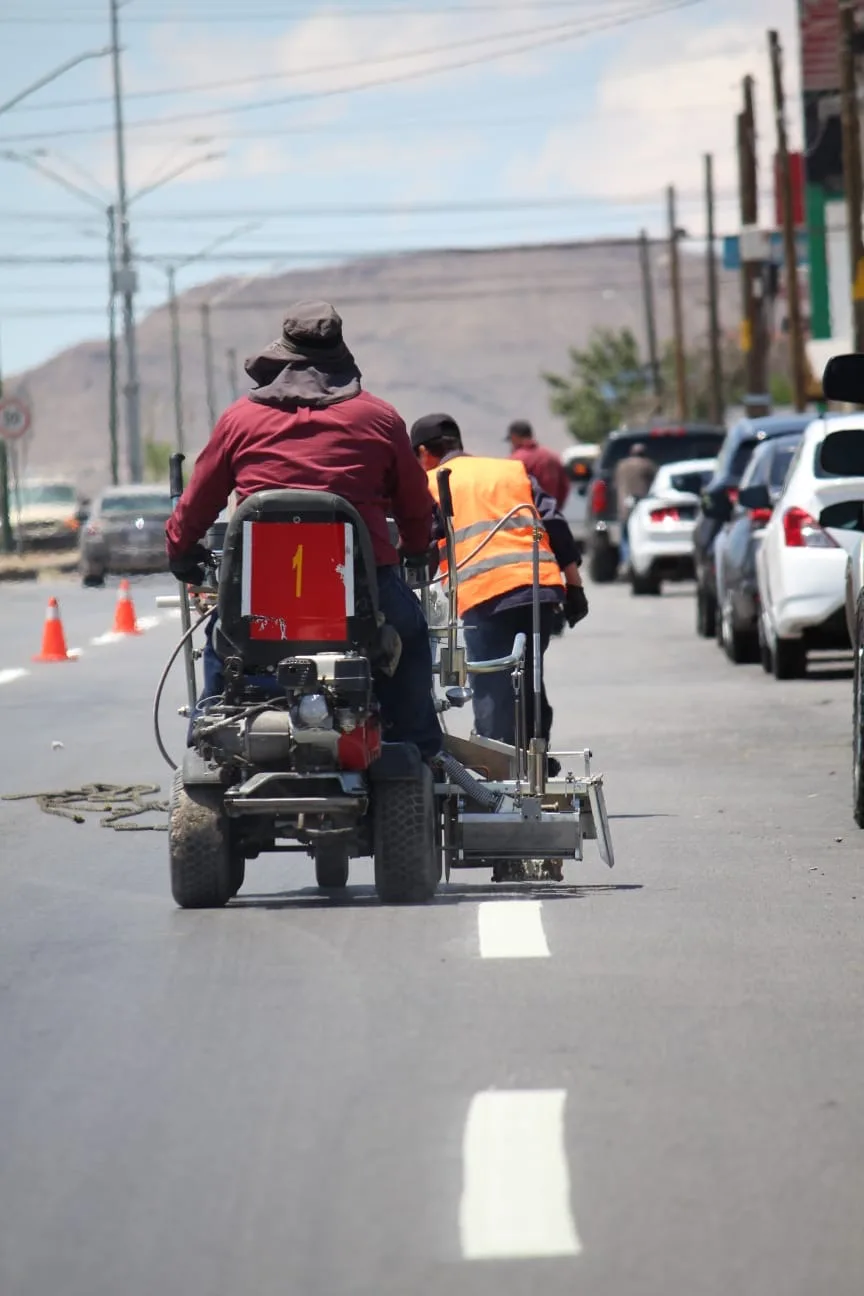 Avanza la pintura y señalización vial en principales avenidas de Ciudad Juárez - imagen 5