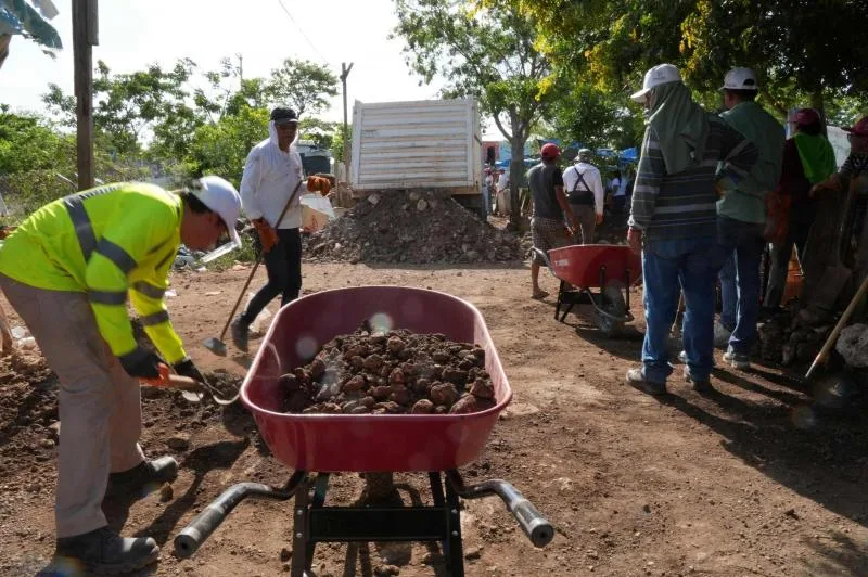 DIF Yucatán continúa apoyo a familias afectadas por inundaciones en el sur de Mérida - imagen 2