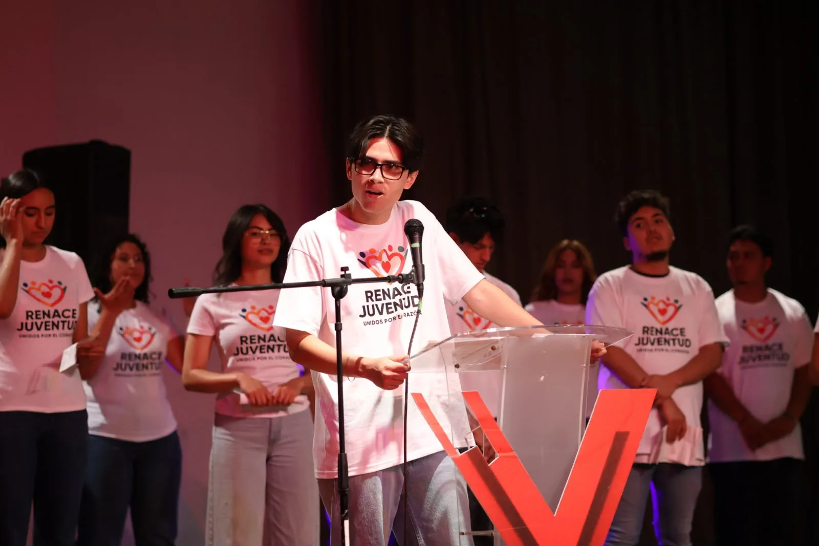 Inicia FELIJU 2026 en Ciudad Juárez con la presentación del libro Niños del trópico de Israel Holtzeimer - imagen 9
