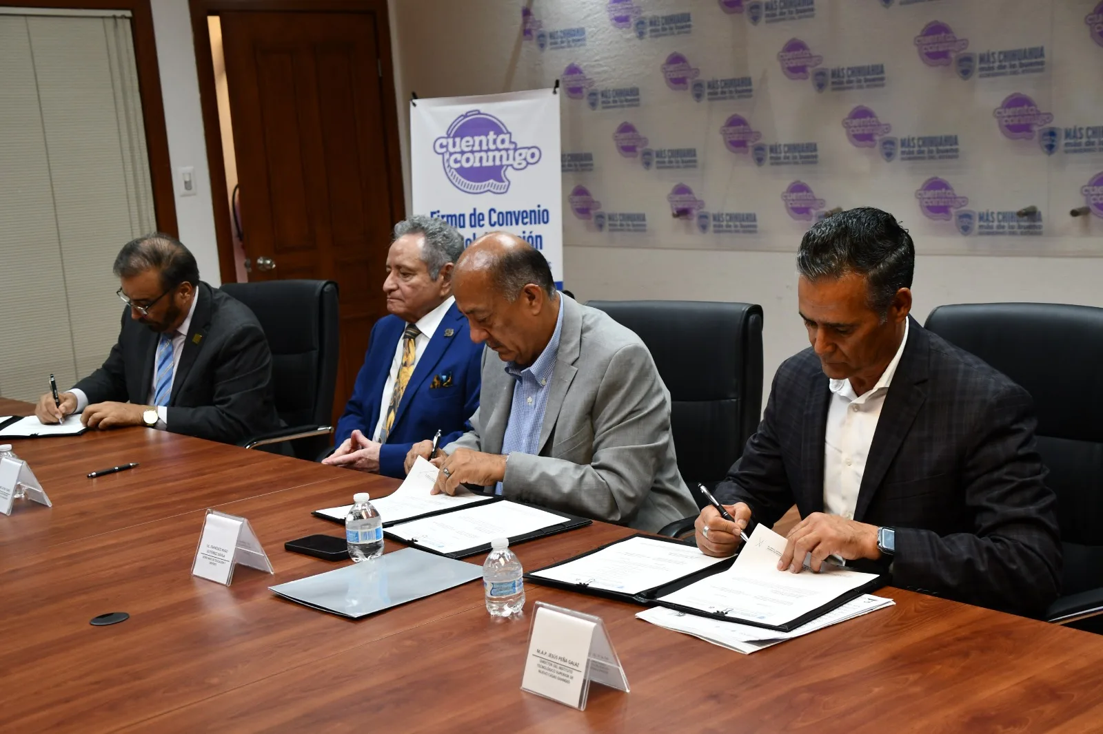 SEyD agiliza entrega de cédulas estatales para egresados de la UTCH y el Itsncg - imagen 1