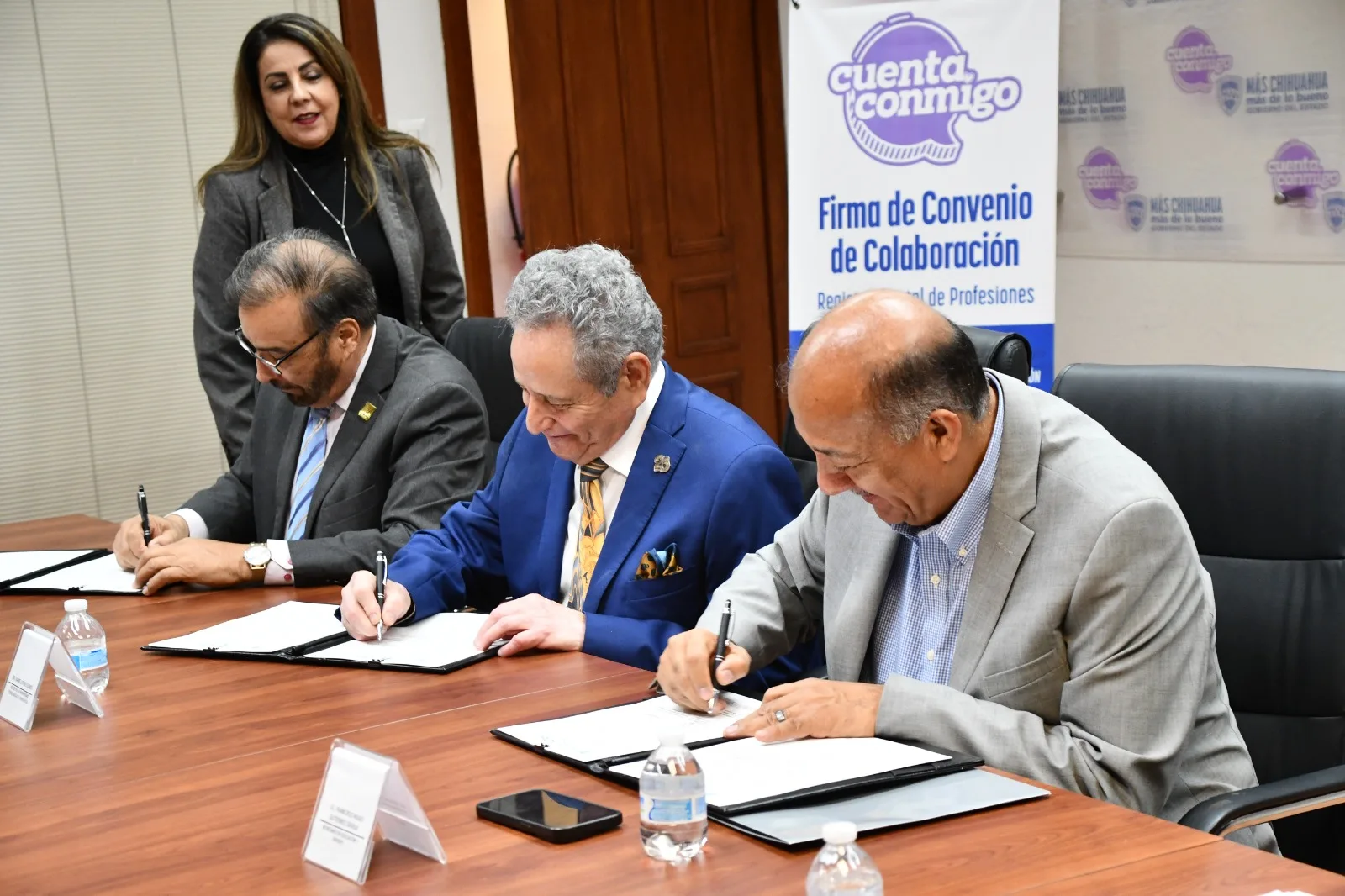 SEyD agiliza entrega de cédulas estatales para egresados de la UTCH y el Itsncg - imagen 3