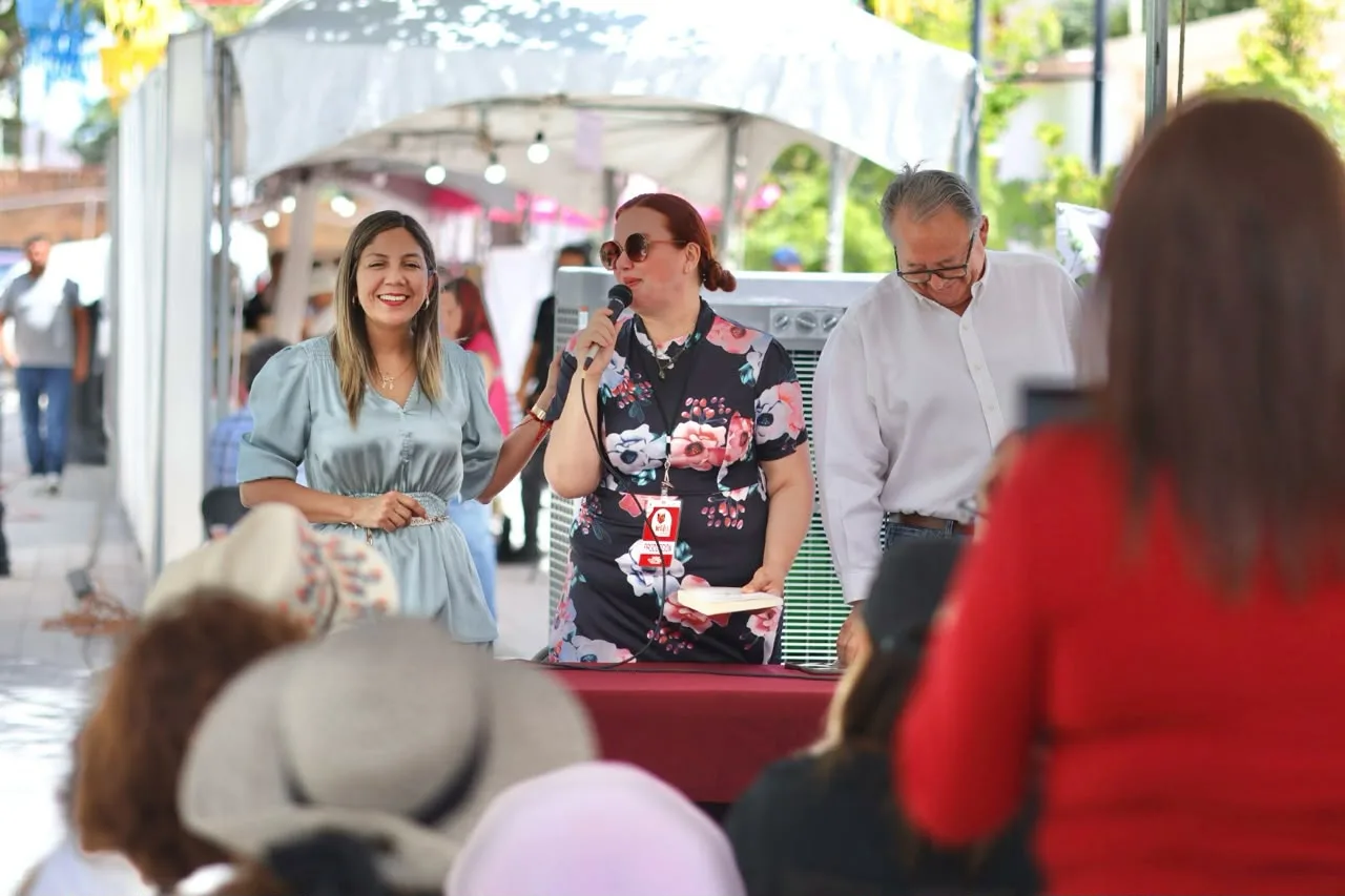 Lucía Barrios presenta “La familia que crees, creas” en el Festival del Libro y las Artes de Ciudad Juárez 2026 - imagen 5