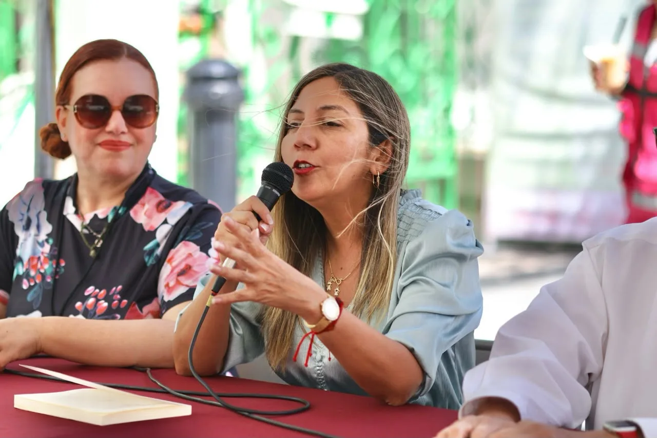 Lucía Barrios presenta “La familia que crees, creas” en el Festival del Libro y las Artes de Ciudad Juárez 2026 - imagen 6