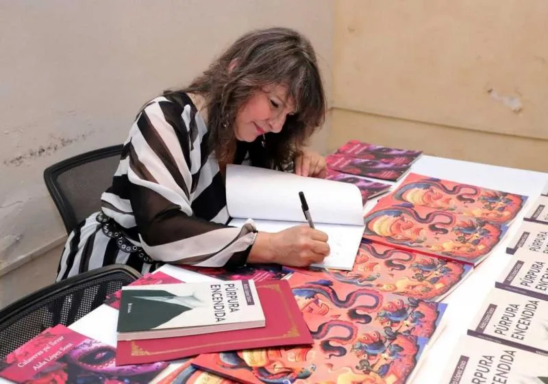 La escritora Aída López comparte su proceso creativo en la Biblioteca Cepeda Peraza de Mérida - imagen 2