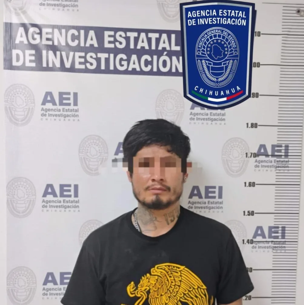 Detienen en Chihuahua a tres hombres con 15 bolsas de presunto cristal en la colonia Cerro de la Cruz - imagen 3