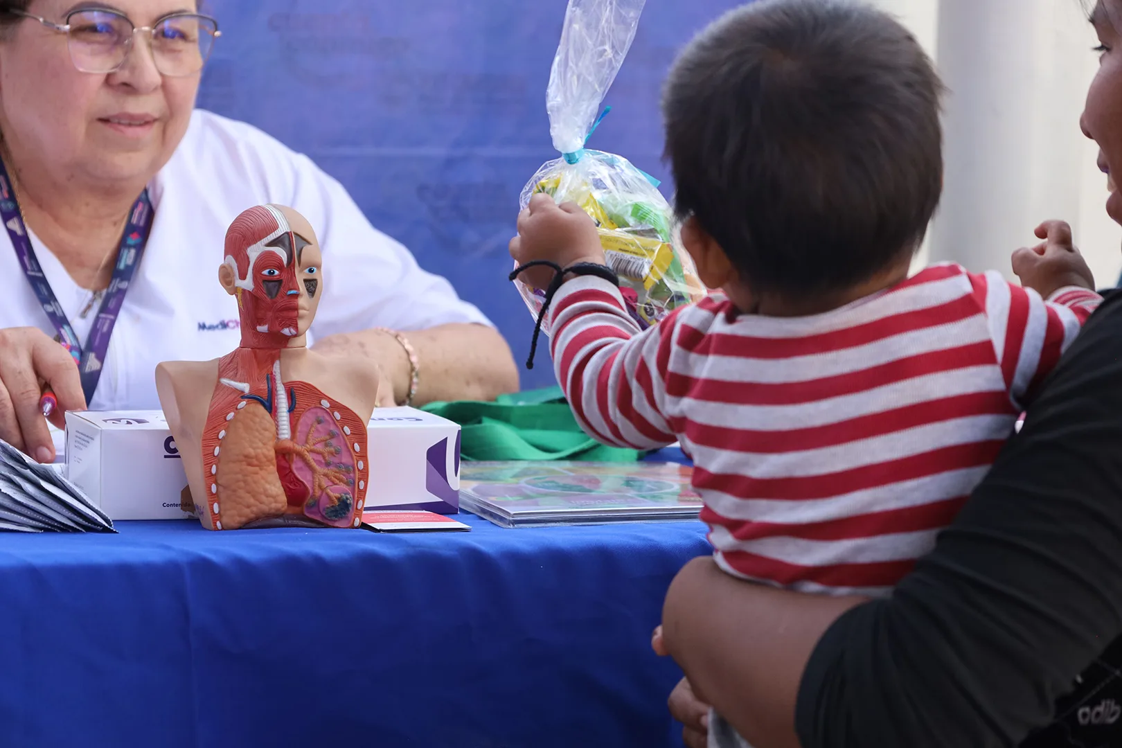 SPyCI entrega apoyos alimentarios a familias indígenas de Oasis y Martín López en Chihuahua - imagen 2