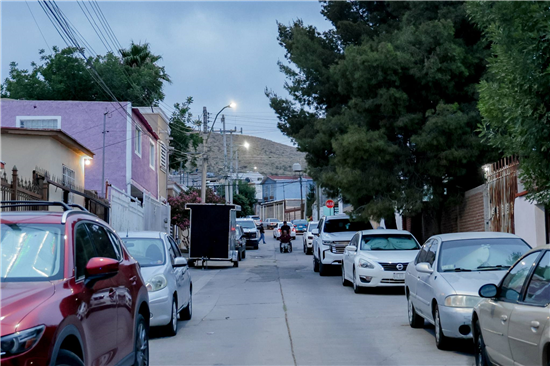Alcalde Marco Bonilla supervisa alumbrado y seguridad en colonia Cumbres del Sur, Chihuahua - imagen 4